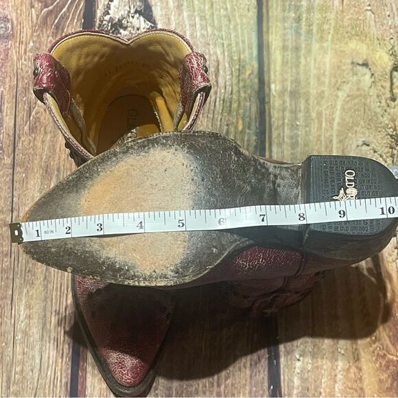 Old Gringo womens red studded distressed cowboy bootsSize 7 1/2 Preowned - Picture 16 of 16